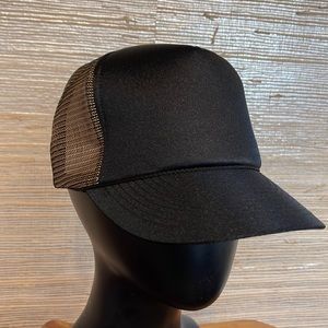 NEW TRUCKER CAP BLACK AND GOLD